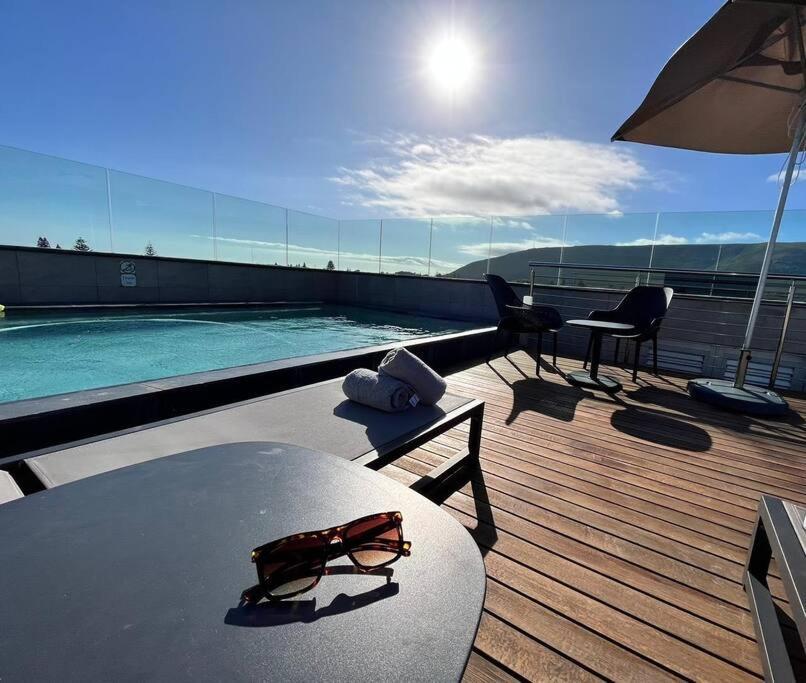Central Modern Studio Apartment, Hermanus Waterfront Esterno foto
